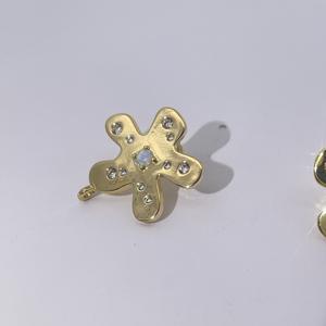 ต่างหูเพชรทรงดอกไม้ Tianyu Gems ชุบทองเหลือง สไตล์ลำลอง สวมใส่ได้ทุกวัน สไตล์คลาสสิกสำหรับผู้หญิง - Product Image 3