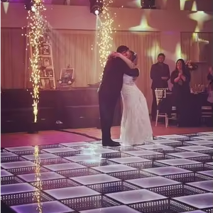 Pista de Baile LED con Funcionamiento Inalámbrico a Batería para Decoración de Escenarios Portátiles para Eventos y Fiestas - Product Image 1