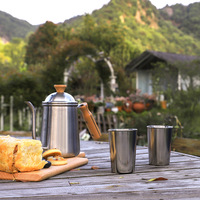 Ensemble de quatre mini-tasses à shot en acier inoxydable argenté pour l'extérieur, ultra-légères, écologiques et portables, idéales pour la randonnée, les voyages et les bars