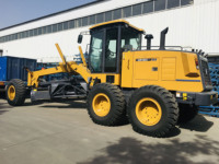 Nouveau niveleuse-tracteur robuste 180 CV avec lames GR180 à vendre