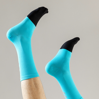 Chaussettes de cyclisme réfléchissantes 2026 pour hommes, en nylon, séchage rapide, respirantes, pour la conduite nocturne, vélo de route, antidérapantes, vêtements de sport