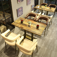 Ensemble de meubles de restaurant de style industriel pour table et chaises rustiques antiques