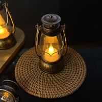 Lanterne décorative suspendue de Noël, mini lampe à vent rétro LED de 13 cm, à piles, avec effet de flamme vacillante sans flamme, vente en gros