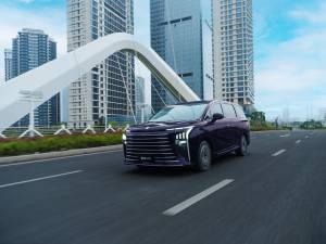 Autos Nuevos 2024 de China, Dongfeng Forthing PHEV, Autos Eléctricos, <span class=keywords><strong>Precio</strong></span> de Fábrica, MPV, 1300 km/200 km, Xinghai V9, Auto Híbrido de 7 Plazas - Product Image 4