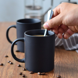 Tazza Economica in Ceramica Opaca Nera da 11oz, Tazza per Acqua e Tè con Logo Personalizzato, Tazza da <span class=keywords><strong>Caffè</strong></span> in Porcellana per Regali Promozionali - Product Image 3