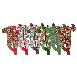 Pijama de una pieza para recién nacido con estampado de Papá Noel y renos, camuflaje, con cremallera. - Product Image 1