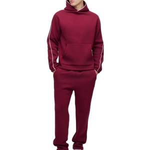Conjunto Deportivo Personalizado para Hombre con Capucha, Sudadera y Pantalones de Color Sólido con Bolsillos Laterales - Product Image 1
