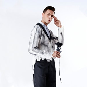 <span class=keywords><strong>Disfraz</strong></span> <span class=keywords><strong>de</strong></span> <span class=keywords><strong>pareja</strong></span> <span class=keywords><strong>de</strong></span> cosplay <span class=keywords><strong>de</strong></span> película <span class=keywords><strong>de</strong></span> Halloween, disfraces <span class=keywords><strong>de</strong></span> novio fantasma vampiro con broche, traje <span class=keywords><strong>de</strong></span> <span class=keywords><strong>diablo</strong></span> elegante para hombres - Product Image 3