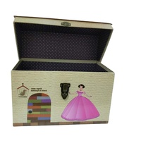 Boîte de valise en papier en forme de maison en matériau recyclé jouet de jeu amusant pour les enfants pour stocker des chaussettes fourrure gaufrage stratification mate