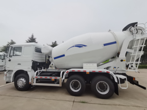 アルジェリアにおける9CBM、10CBM、12CBM、LHD、F2000、6X4、ユーロ2エンジン搭載、380馬力ギアボックスポンプ＆モーター付きコンクリートミキサー車 - Product Image 2