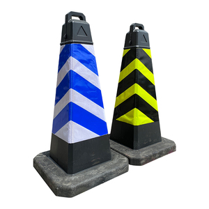 Cône de signalisation routière prismatique haute intensité 750 mm à base carrée, cône de sécurité pour zone de construction, matériau plastique IP65 - Product Image 5
