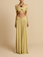 Set atasan crop top off shoulder twist dan rok maxi wanita, dua potong, pinggang berkerut, elegan, cocok untuk pantai musim panas