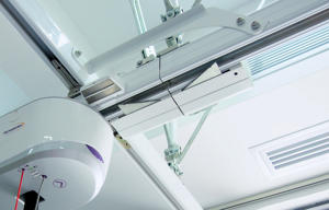 Lève-personne électrique à fixation au plafond Sky Track 300 pour aider les patients hémiplégiques dans la rééducation à la marche - Product Image 2