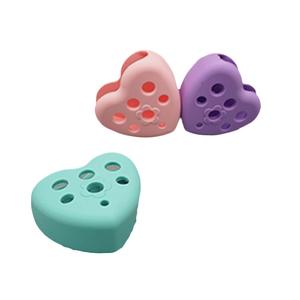 Limpiador de <span class=keywords><strong>brochas</strong></span> de maquillaje de corazón-Almohadilla de silicona con orificios de secado para limpieza de base y gel - Product Image 1