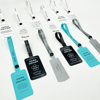 Etiquette de logo de vêtements écologiques personnalisés en caoutchouc PVC souple gaufré en silicone pour l'identification de vêtement