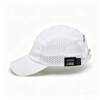 Gorra Deportiva Unisex Ligera de 6 Paneles con Malla y Ventilación Cortada con Láser de Secado Rápido