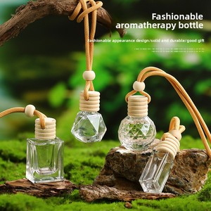 Vente directe d'usine, flacon <span class=keywords><strong>en</strong></span> verre carré de 10 ml pour désodorisant de <span class=keywords><strong>voiture</strong></span> avec bouchon <span class=keywords><strong>en</strong></span> bois - Product Image 1