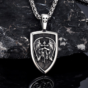 Collier pendentif bouclier de l'archange Saint Michel pour homme, en acier inoxydable, bijoux religieux, chaîne de 60 cm, relief double face - Product Image 1