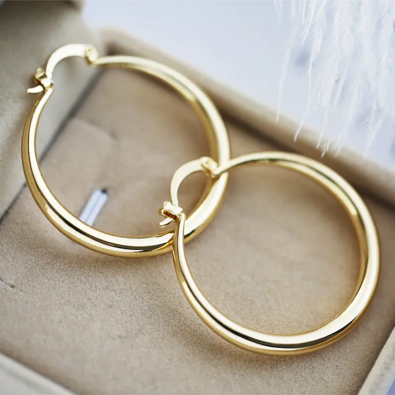 Lokaoshi — boucles d'oreilles Huggie en plaqué or pour femmes, en or, grand cercle rond ajouré, Style Simple, bijoux de mode, meilleure vente