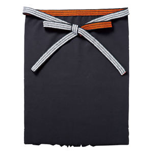 Tablier de chef professionnel pour homme, couleur noire, fabriqué au Japon, avec lien à la taille en polypropylène - Product Image 1