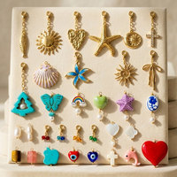 72 styles de breloques pour sacs en acier inoxydable avec fermoir mousqueton, motifs poisson, soleil, lune, étoile de mer, cœur, et pendentifs mode en céramique, turquoise, perles et cristal