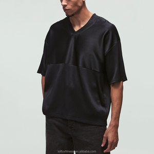 Camiseta plisada de media manga con cuello en V liso de hip-hop holgada de talla grande de poliéster de verano con logotipo personalizado para hombre - Product Image 5