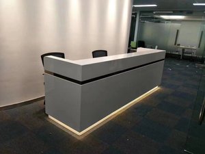 High End LED Ánh Sáng Vẻ Đẹp <span class=keywords><strong>MDF</strong></span> Phía Trước Dài Hiện Đại Trắng Bóng Salon Văn Phòng Khách Sạn Ngân Hàng Tiếp Tân Bàn - Product Image 2