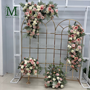 Composizione Floreale Artificiale di Alta Qualità per Arco Nuziale, Rose Rosa Antico ed Eucalipto per Decorazioni Matrimoniali - Product Image 3