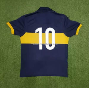 Camiseta de fútbol clásica retro Premium ajuste cómodo para atletas jóvenes y fanáticos con diseño de fútbol de los equipos de la <span class=keywords><strong>historia</strong></span> - Product Image 5