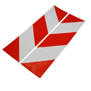 कस्टम लोगो लाल सफेद रंग पीवीसी चिंतनशील पूंछ लिफ्ट झंडे रियर चेतावनी ट्रक छत्ते के लिए अंकन चिंतनशील झंडे