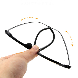 Gafas con Filtro <span class=keywords><strong>de</strong></span> Luz Azul y <span class=keywords><strong>Lentes</strong></span> Rojas, Protegen tus <span class=keywords><strong>Ojos</strong></span> <span class=keywords><strong>de</strong></span> la Fatiga Digital, Gafas para Dormir Bien, <span class=keywords><strong>Lentes</strong></span> Rojas para Hombre - Product Image 2