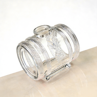 Nouvelle conception de bouteille en verre clair de forme baril, gaufrée, 500 ml, 700 ml, vide, pour le stockage du whisky, du gin, du rhum et du vin