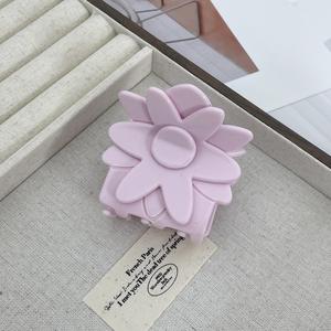 طبقة مزدوجة من حمض الأسيتيك حلو لطيف مصنوع يدويًا زهرة صيف أنيق مشبك الحد الأدنى كبير الرأس الخلفي كعكة القرش - Product Image 6