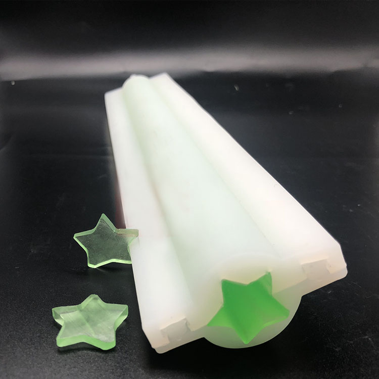 Moule à tube pentagramme