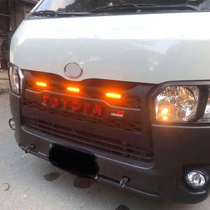 Parrilla Delantera para Toyota Hiace 14-19, Estilo GR, LED, Parachoques Delantero de Plástico ABS Negro con Etiqueta Roja - Product Image 3