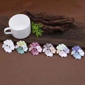 Imán para Bufanda TX31 Elegante Color Malva con Hoja de Ginkgo Biloba Esmaltada, Follaje Pastel, Sin Agujero, Iman Hijab, Alfiler, Broche con Hoja de Maidenhair - Product Image 1