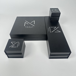 Caja de Regalo Magnética Rígida de Lujo con Color Personalizable, Forro de Esponja y Laminado Mate para Ropa - Product Image 4