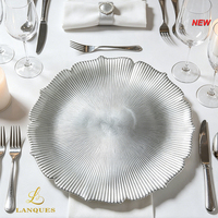 Assiette de présentation en verre floral Lanques avec texture à lignes radiales, plateau de service rond en forme de fleur pour mariage, fête, traiteur, décoration