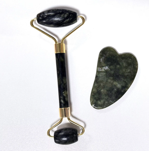 Ensemble Roller de Jade et Pierre de Gua Sha Naturelle - Product Image 1