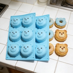 Molde de Silicona para Hornear en Forma de Oso 3D, Reutilizable, con 6 Cavidades para Donuts, Bandeja para Hornear Mini Pasteles - Product Image 1