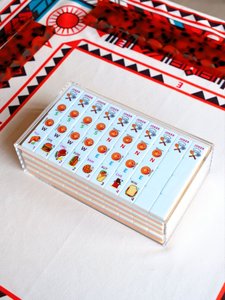 Juego de Mahjong <span class=keywords><strong>Americano</strong></span> de 160 Fichas con Tapete, Soporte y Caja, 4 Niveles, Acrílico Antideslizante, Fichas Personalizables, para Fiestas Brunch y Cenas Gourmet - Product Image 3