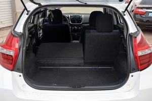 <span class=keywords><strong>Toyota</strong></span> <span class=keywords><strong>Yaris</strong></span> L <span class=keywords><strong>2019</strong></span>, 1.5L, Motor de Aspiración Natural, 4 Puertas, 5 Asientos, Autos Usados Más Baratos, Gran Venta en África, Disponibles en Fábrica, Auto a Gasolina - Product Image 6