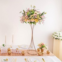 Vente directe usine : Supports floraux décoratifs pour allées, accessoires de table, vases floraux, décorations de mariage, arches de mariage en fer forgé ZSP-300568