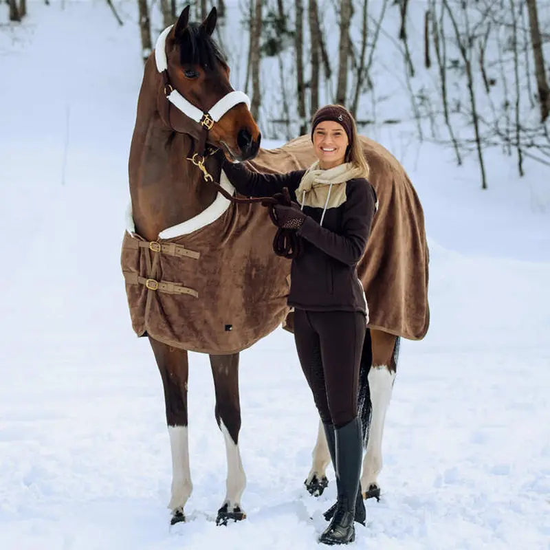 Großhandel Equine Fleece Teppich mit Pelz kragen Langlebige Pferde decke Benutzer definierte Winter Warme Teppiche für Pferdesport ausrüstung