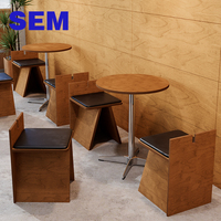Ensemble table et chaises de restaurant personnalisables SEM Factory avec banquette en bois pour café et restaurant commercial
