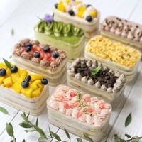 Support de présentation en plastique rigide recyclable en acrylique transparent rectangulaire carré personnalisé pour boîtes à gâteaux, bonbons, couvercles, tiramisu, pudding