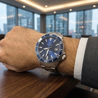 Montre de plongée mécanique sportive YAGUER personnalisée de luxe avec boîtier en acier inoxydable, résistante à l'eau jusqu'à 200 m, luminescente