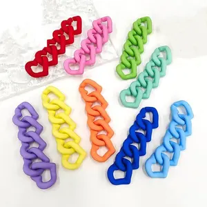 Factory Wholesale DIY Different Colors Love Heart Acrylic Chain Plastic Shoe Charm