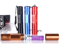 Mini lampe de poche LED à lumière forte, lumière portable compacte et pratique, logo laser disponible pour cadeau d'entreprise
