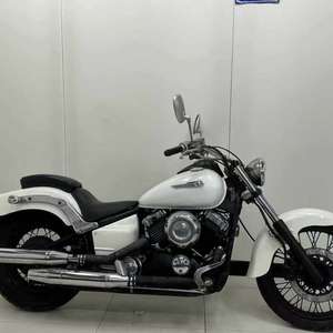 Yamaha Drag Star 400 d'<span class=keywords><strong>occasion</strong></span>. Importé, état neuf. V-twin d'origine, transmission par arbre, cruiser rétro classique. Spécifications complètes d'usine. - Product Image 5